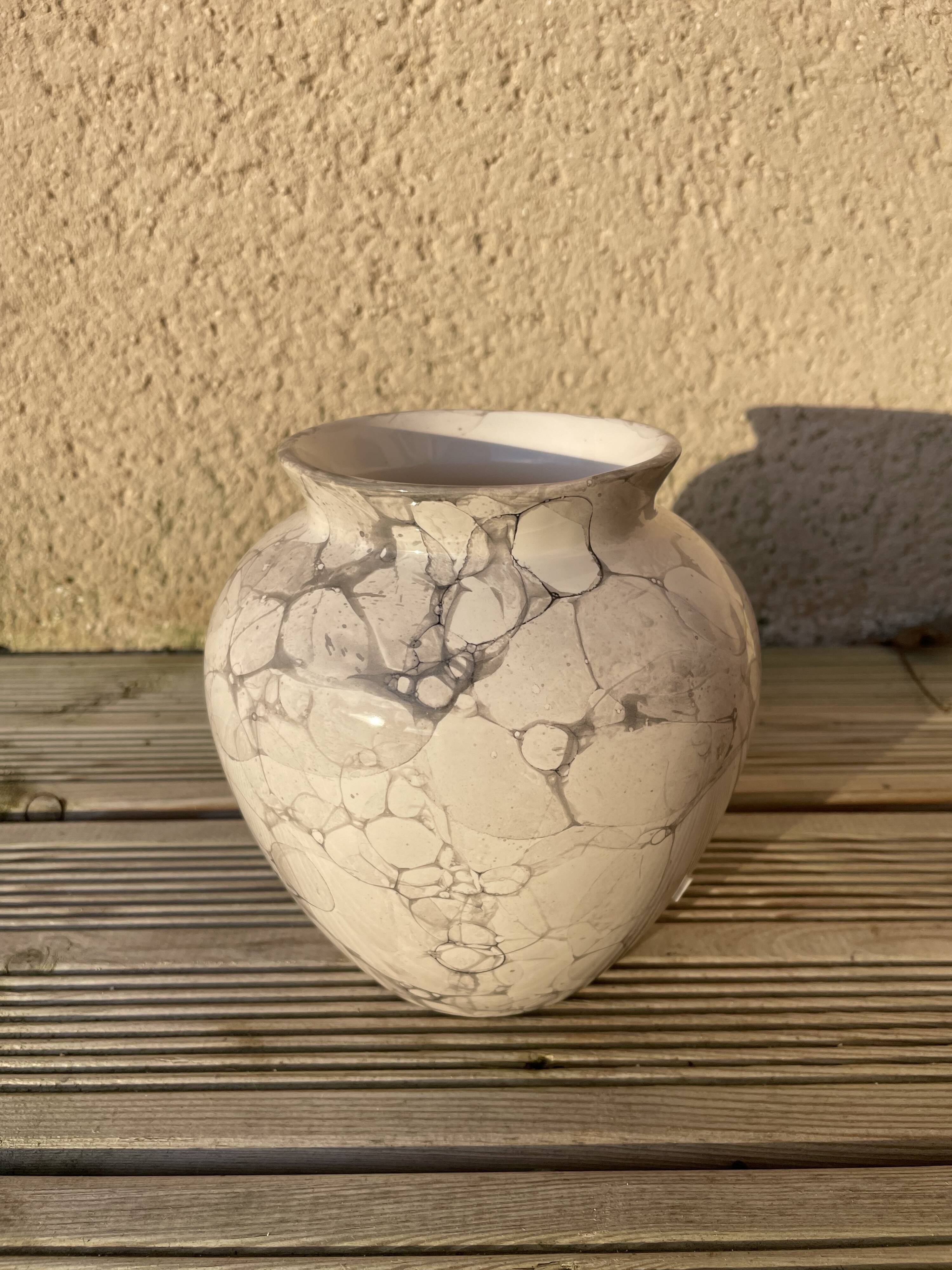 Set of 18 decorative items