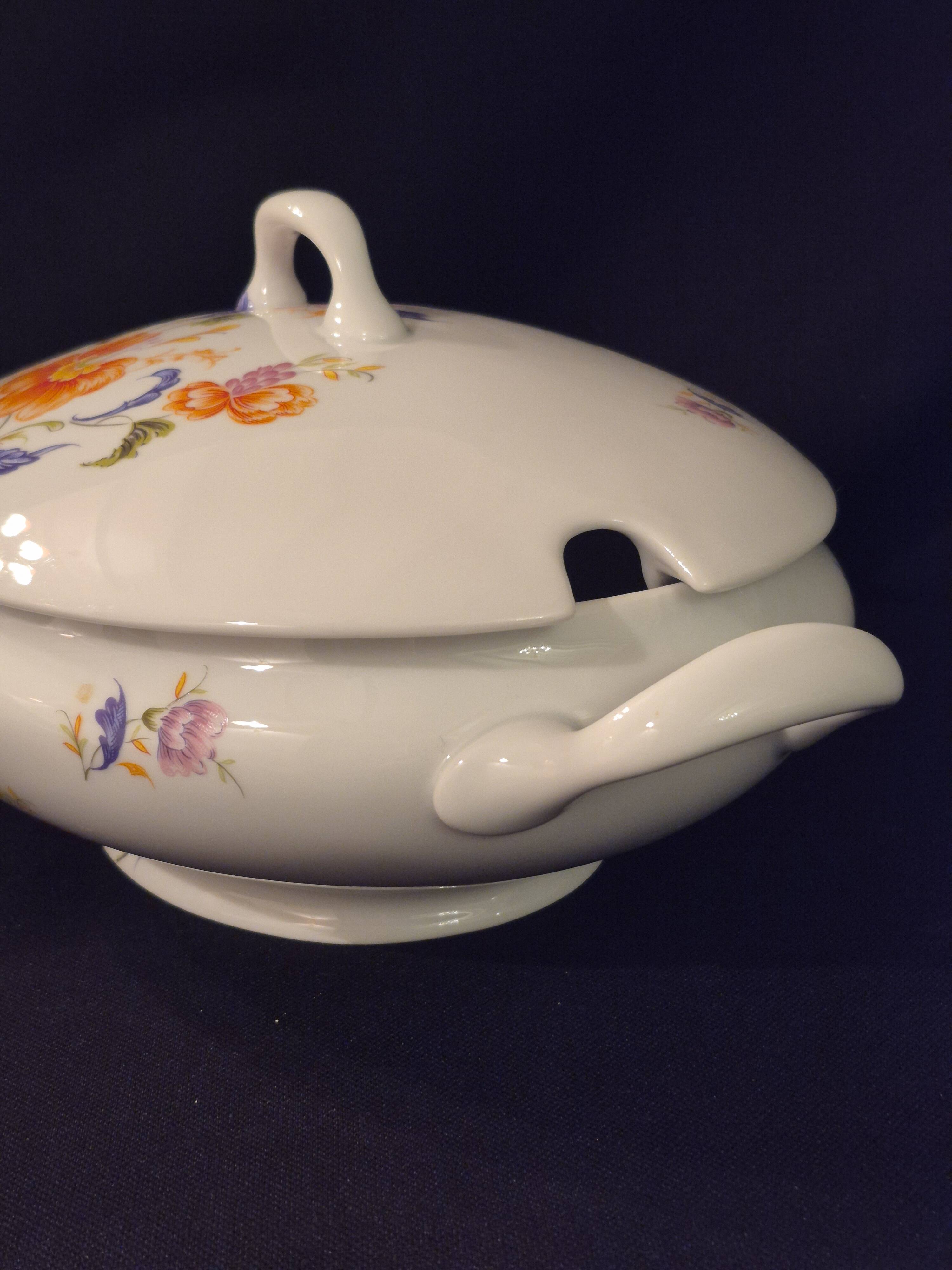 Oval soup tureen in Limoges porcelain, Salmon and Co (A525)
