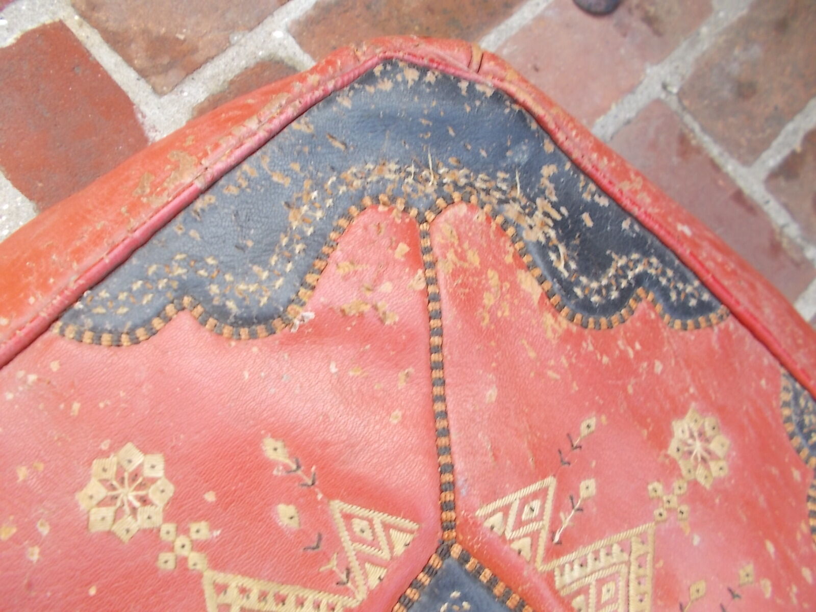 Pouf marocain rouge et noir Selency