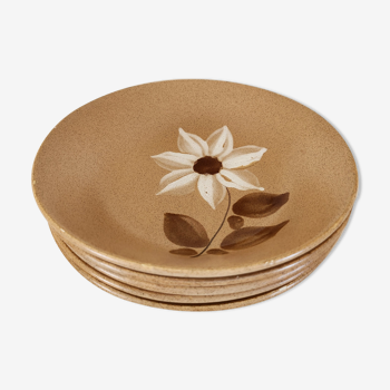 5 hollow stoneware plates from the Moulin des loups à fleurs blanche factory