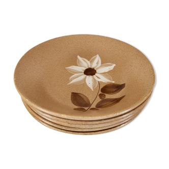 5 hollow stoneware plates from the Moulin des loups à fleurs blanche factory