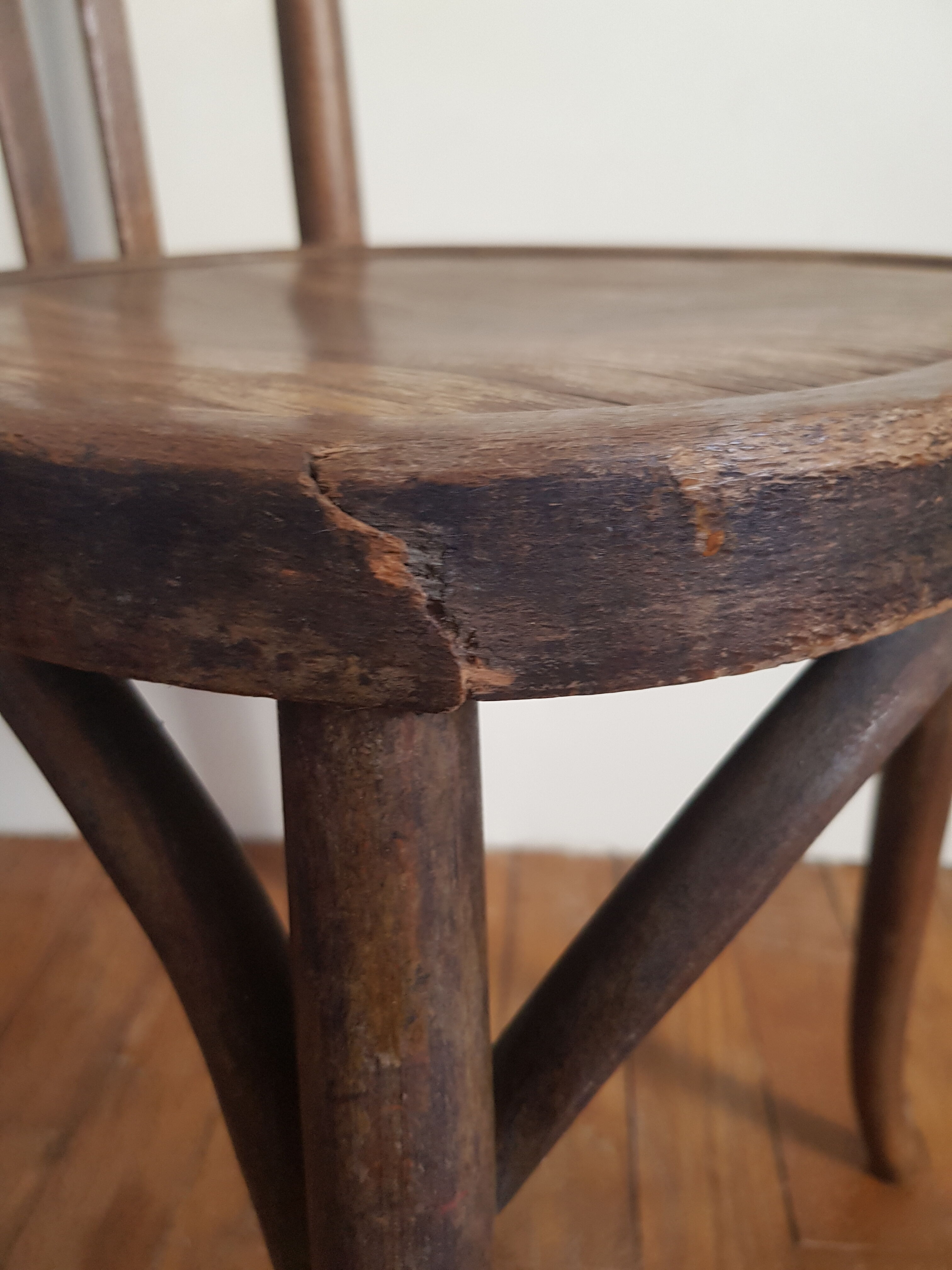 Chaise bistrot en bois