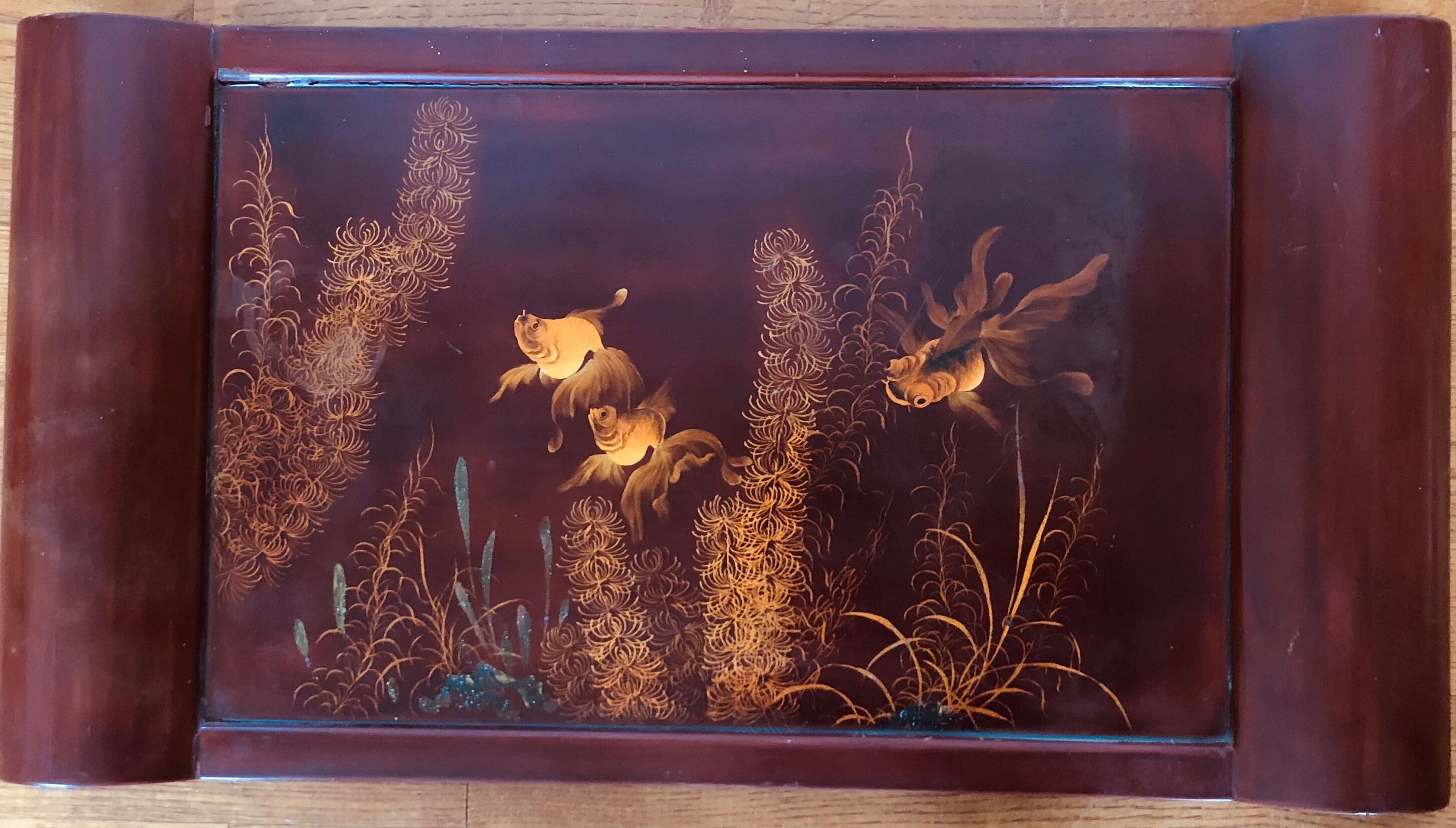 Large lacquered wooden top