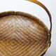 Grand panier à offrandes en bambou asiatique vintage 1920–1950