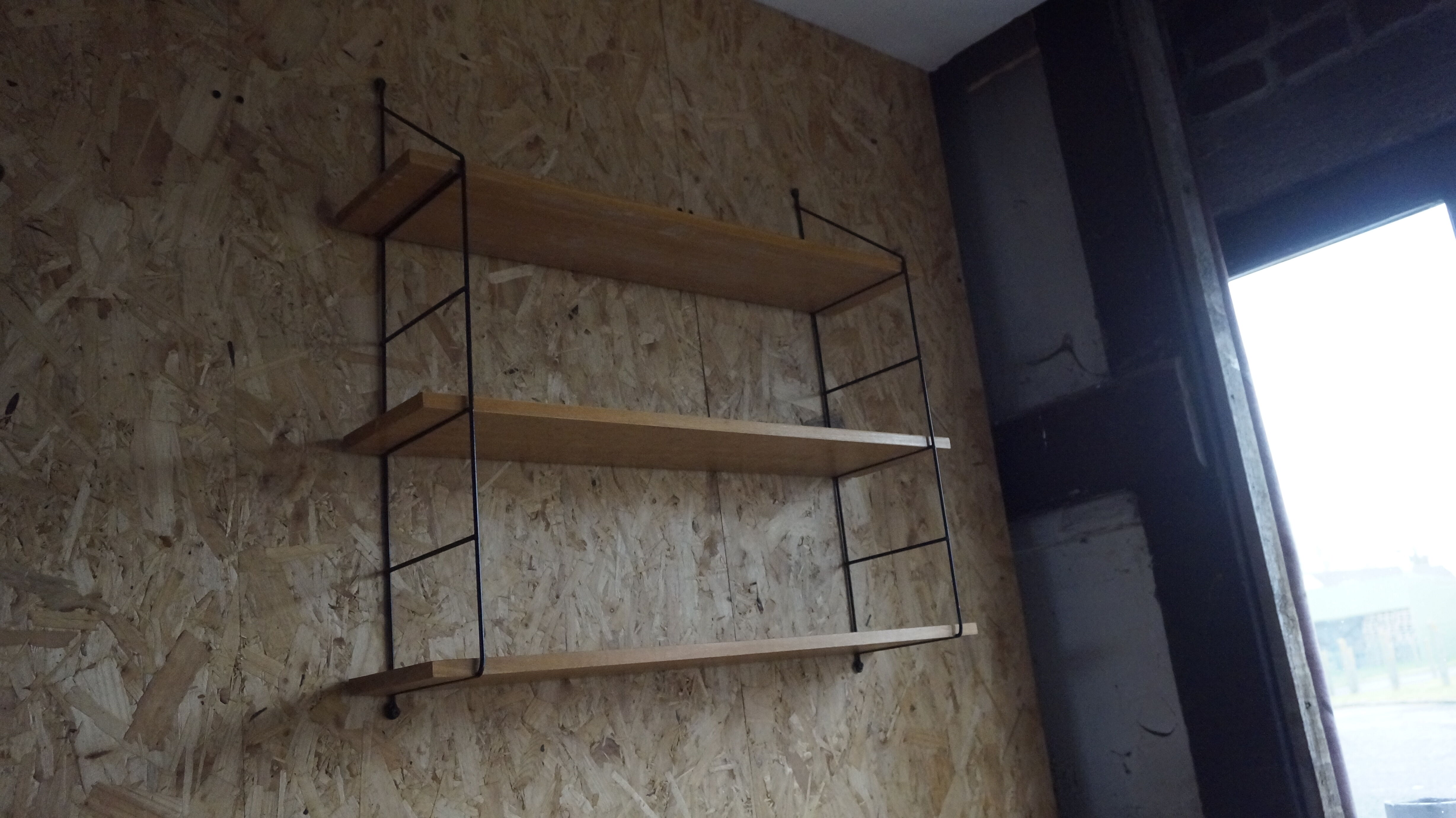 Wall shelf