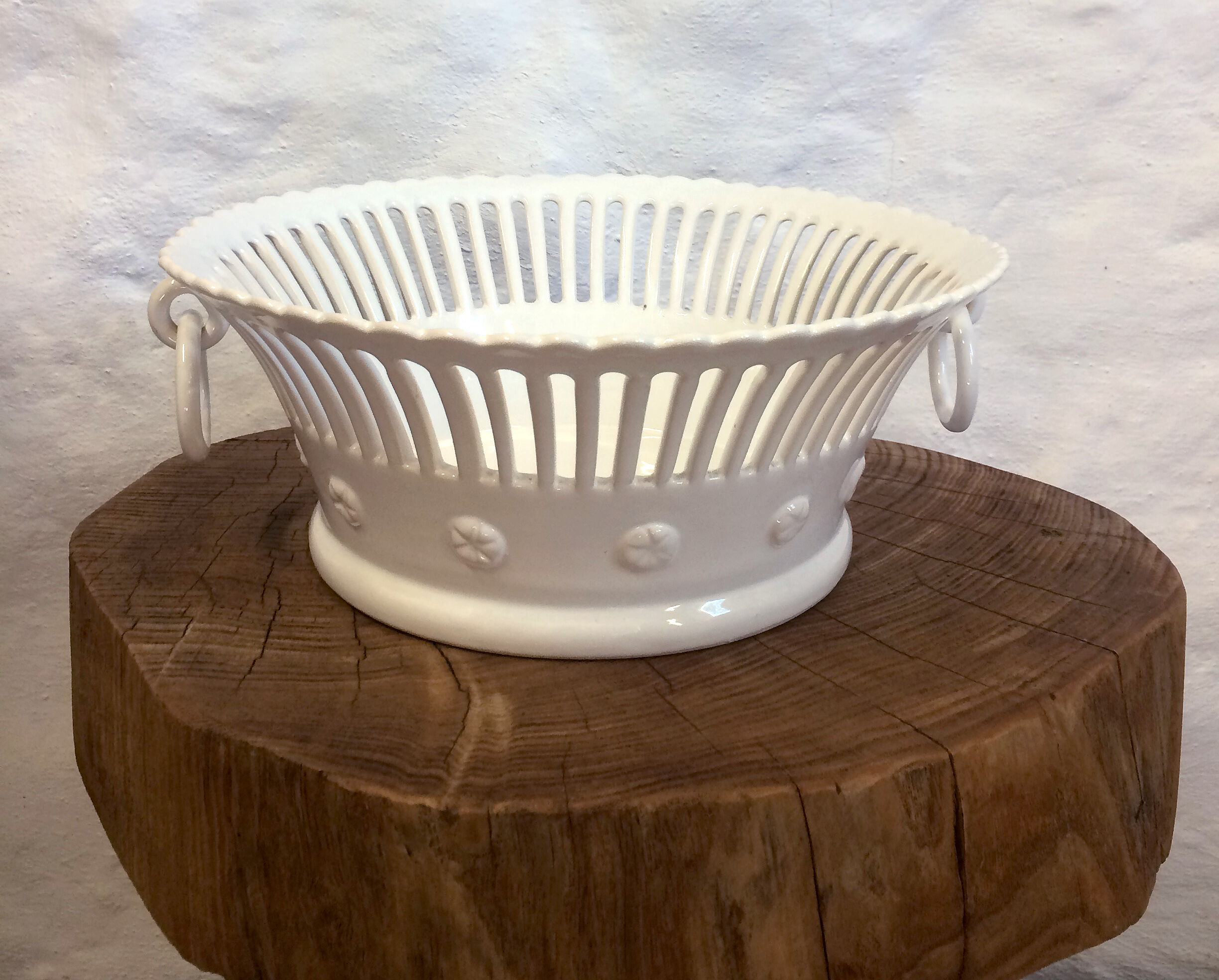 White earthenware fruit cut