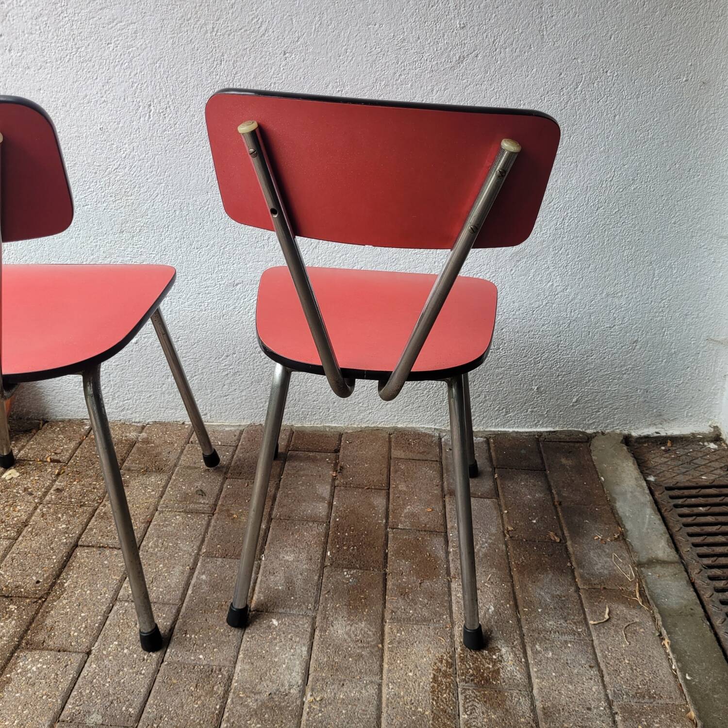 5 Red and Pale Green Formica Chairs – Vintage Retro