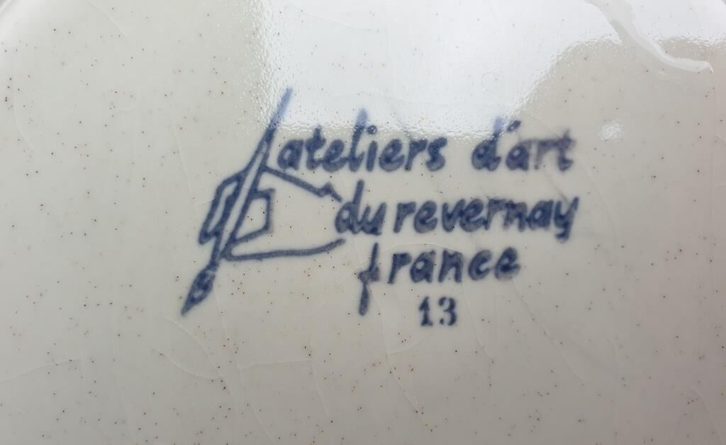 Set 11 plates 1970 Revernay Sarreguemines orange and brown on sandstone background