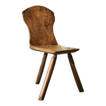 Chaise d'appoint tripode Wabi Sabi sculptée à la main, 19ème siècle