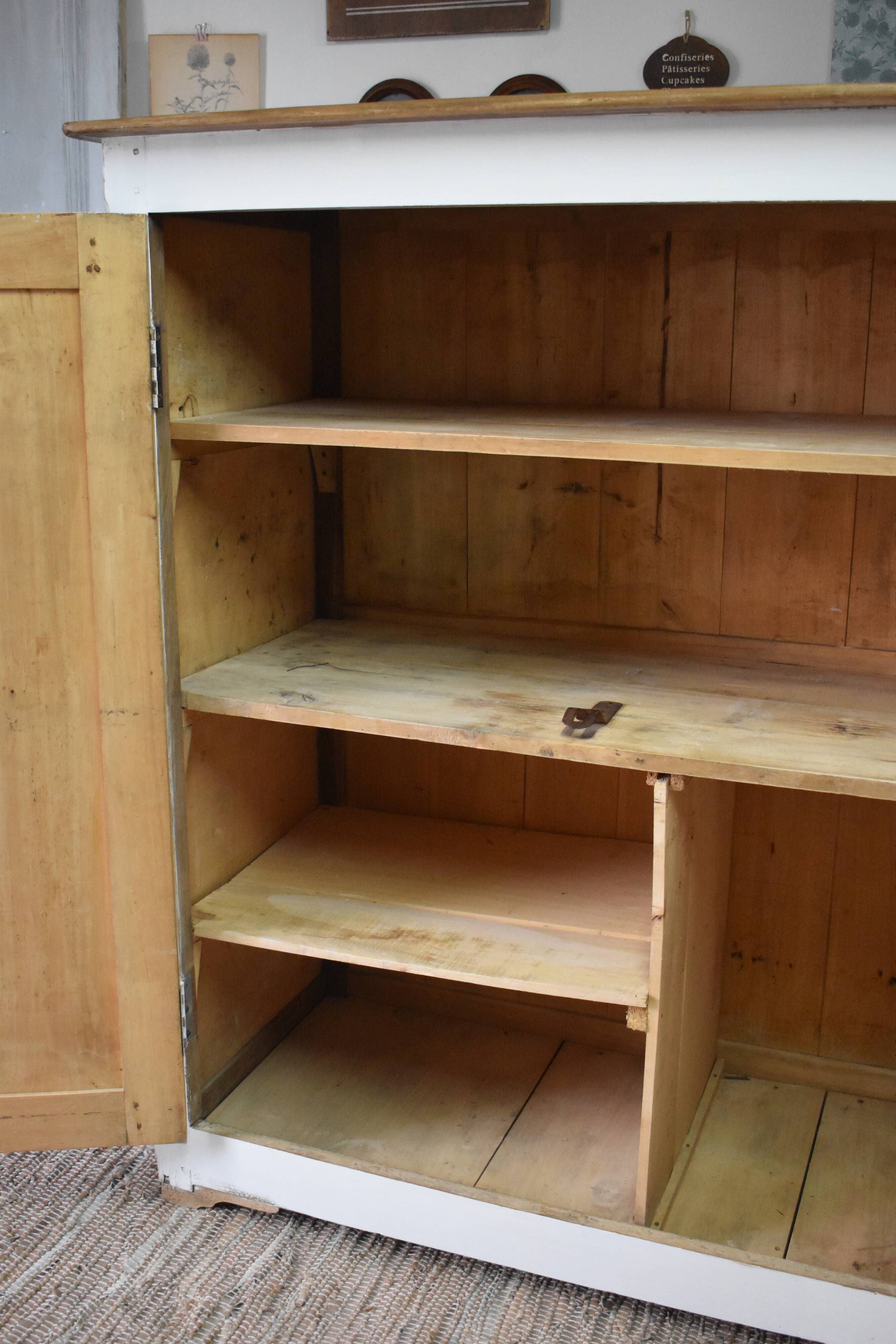 High Parisian buffet - white and wood