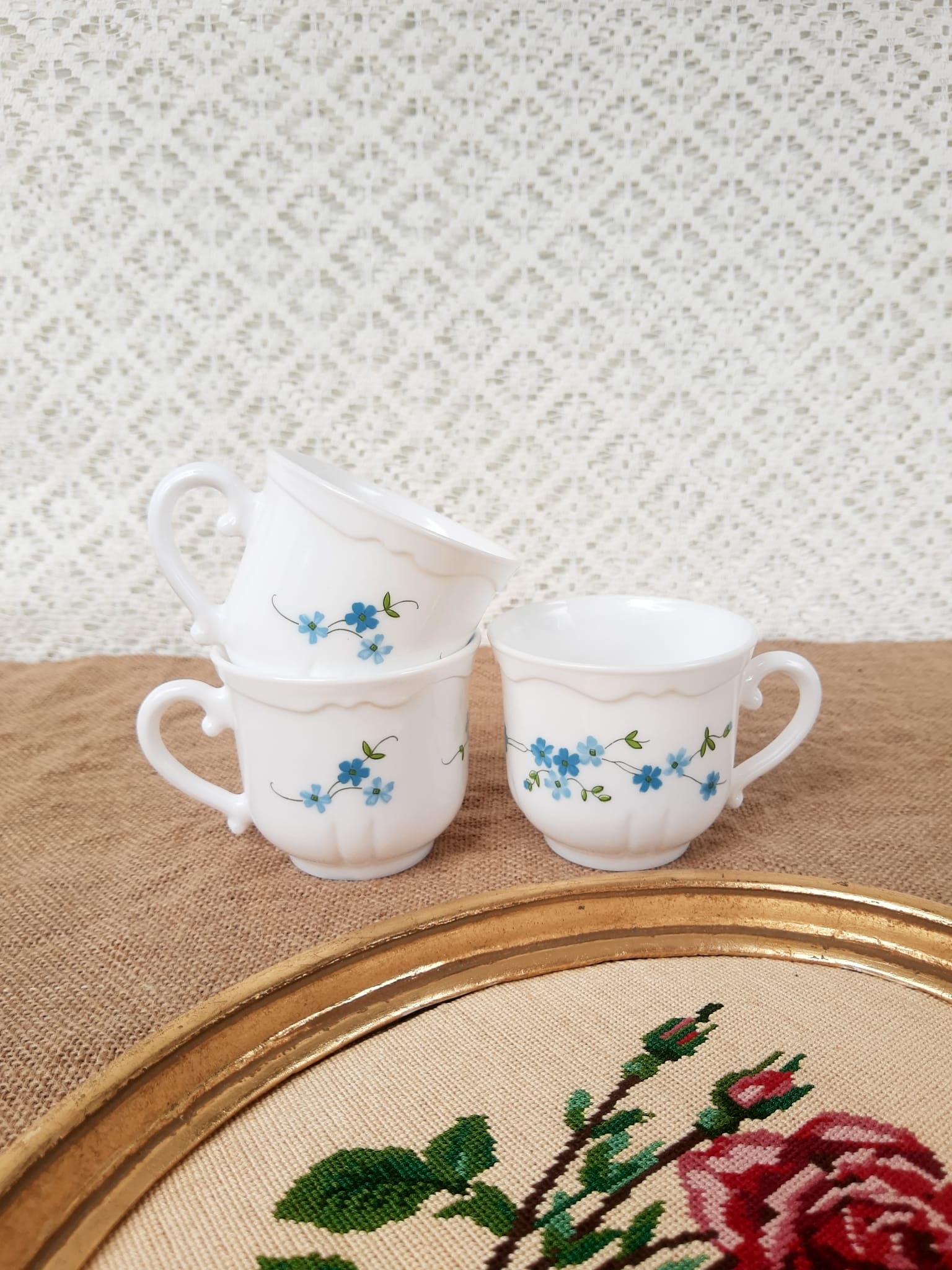 Trio de tasses à café Arcopal myosotis Veronica vintage
