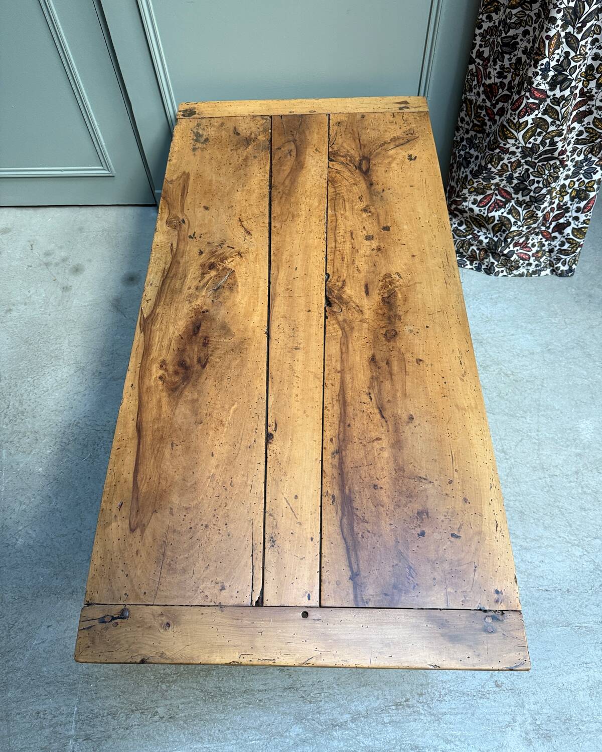 Large vintage coffee table in solid wood (renovated)