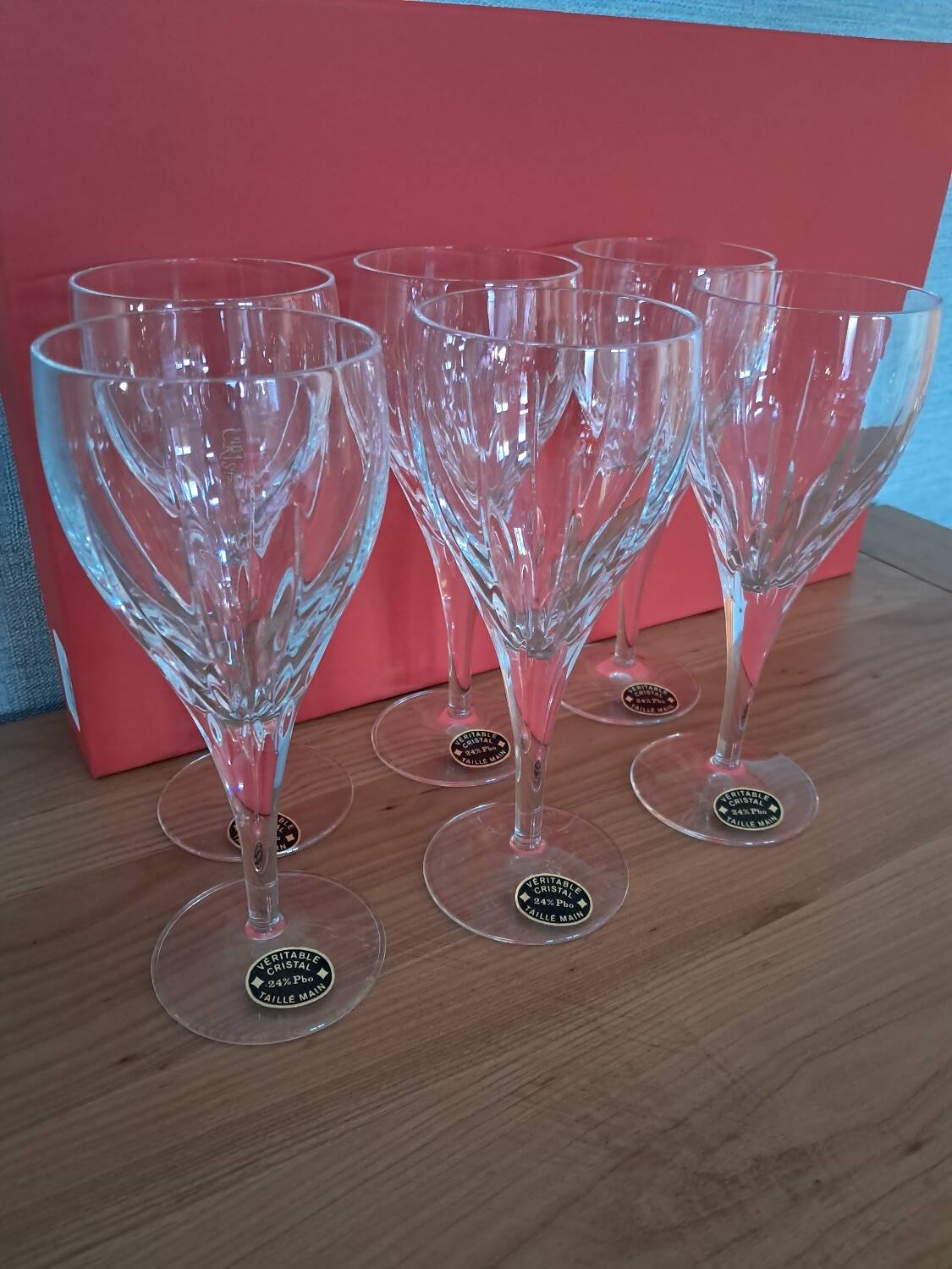 6 crystal glasses from Lorraine in the original box.