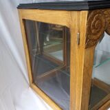 Showcase art deco