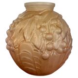 Vase à boules Art Déco français en verre moulé givré rose orangé - 1930 France