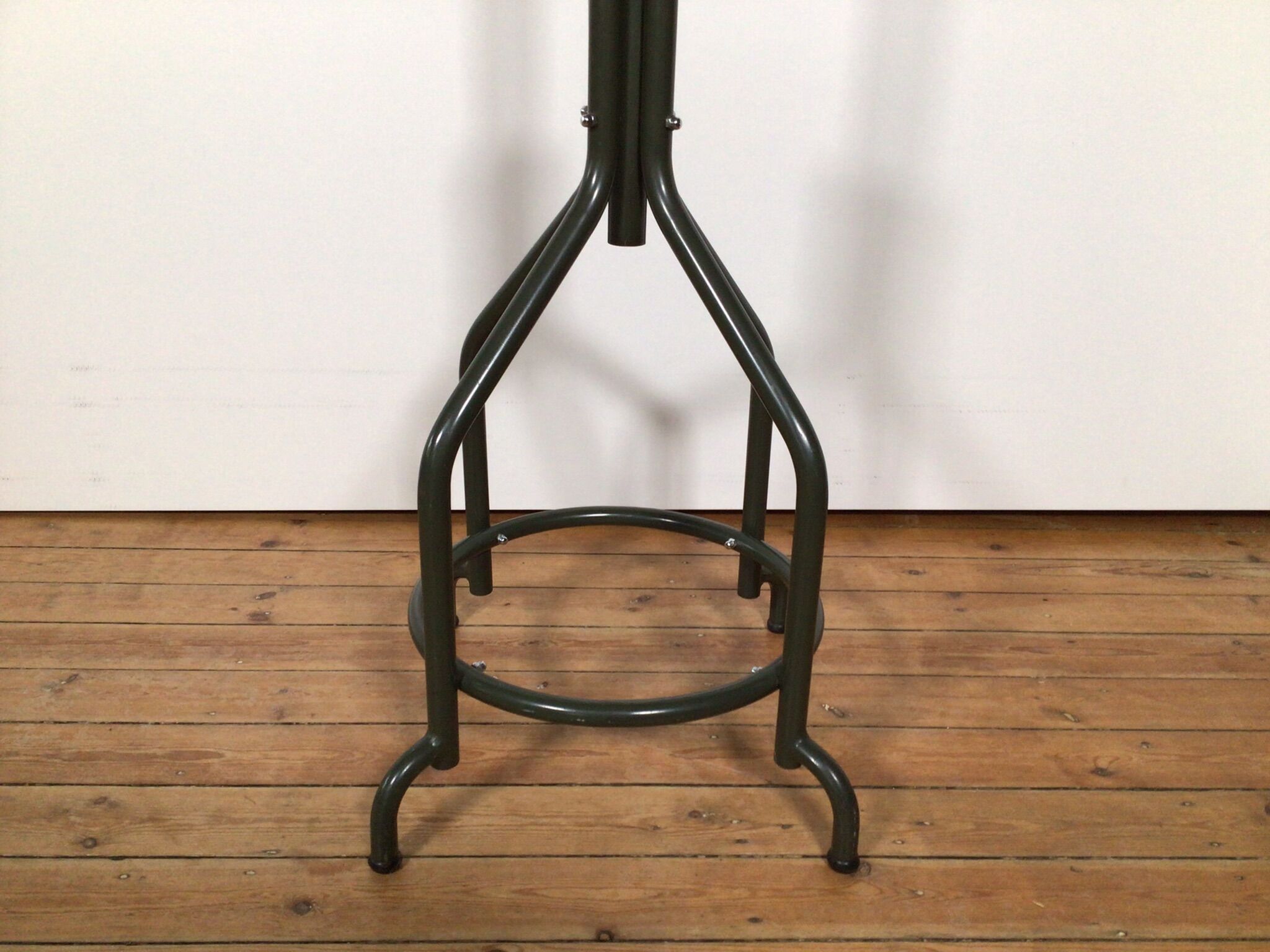 Standing coat rack