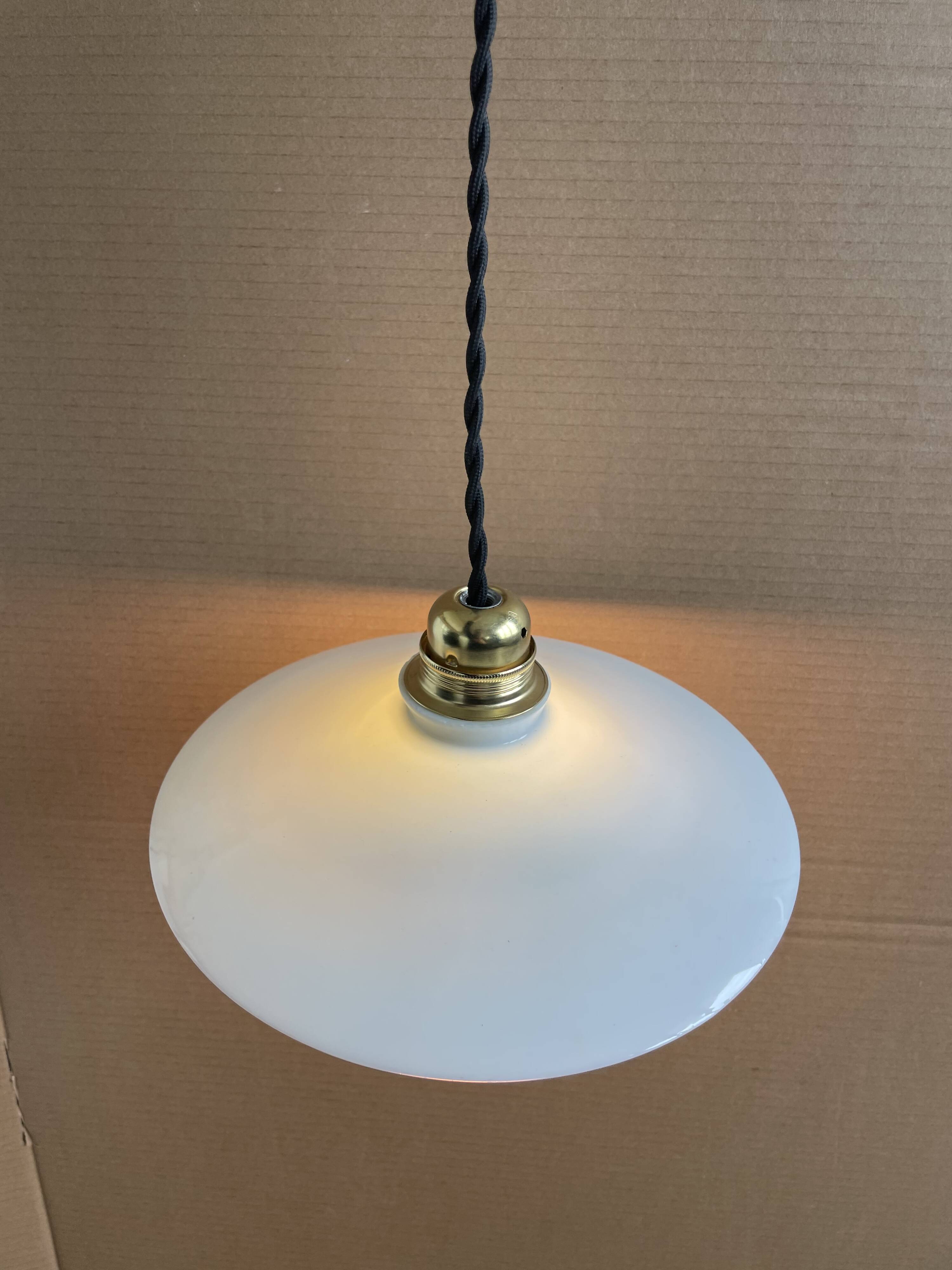 Suspension opaline ancienne