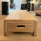 Table basse en chêne blond