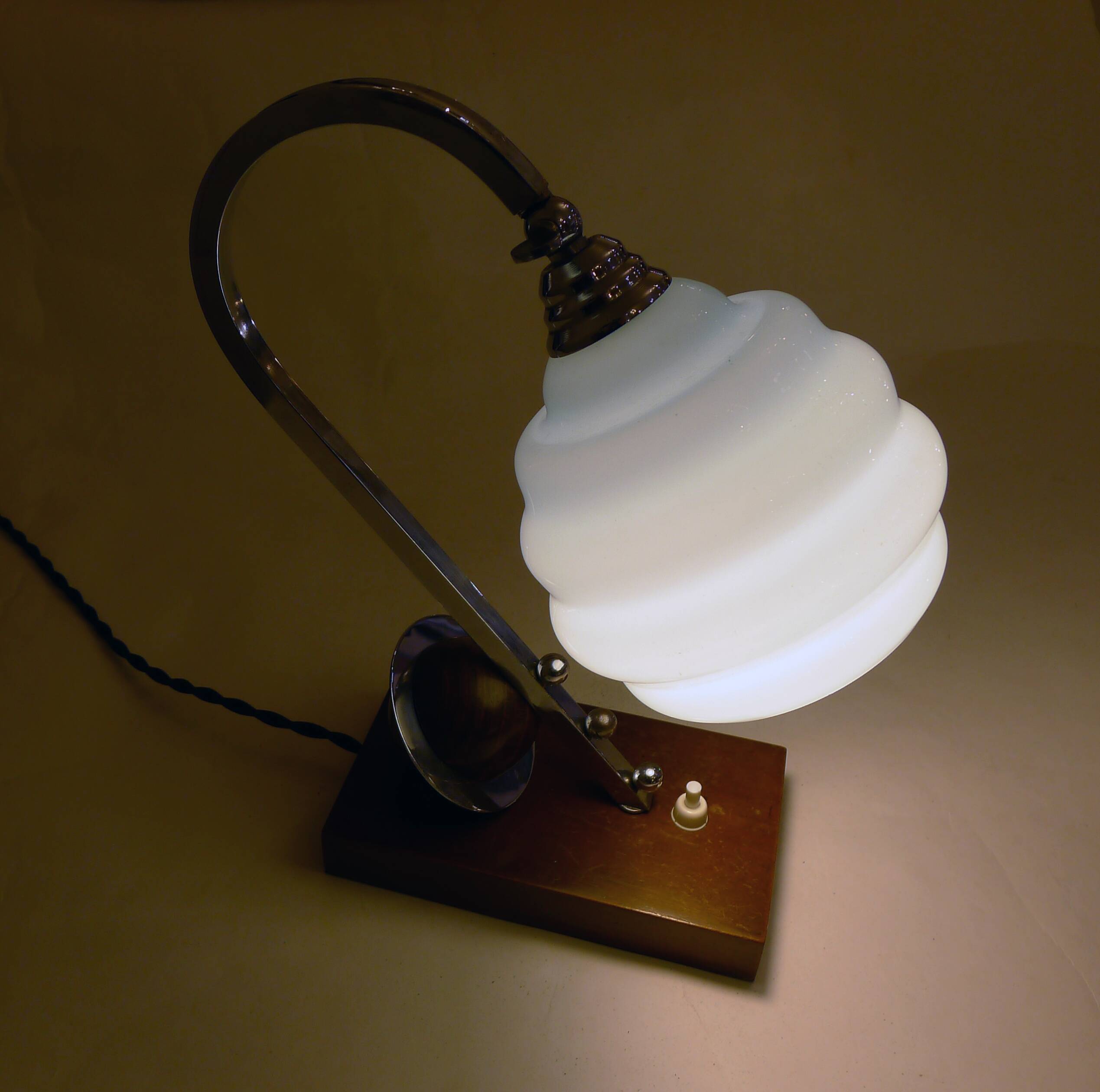 Lampe Art Déco, saturne & opaline bleue 1930'