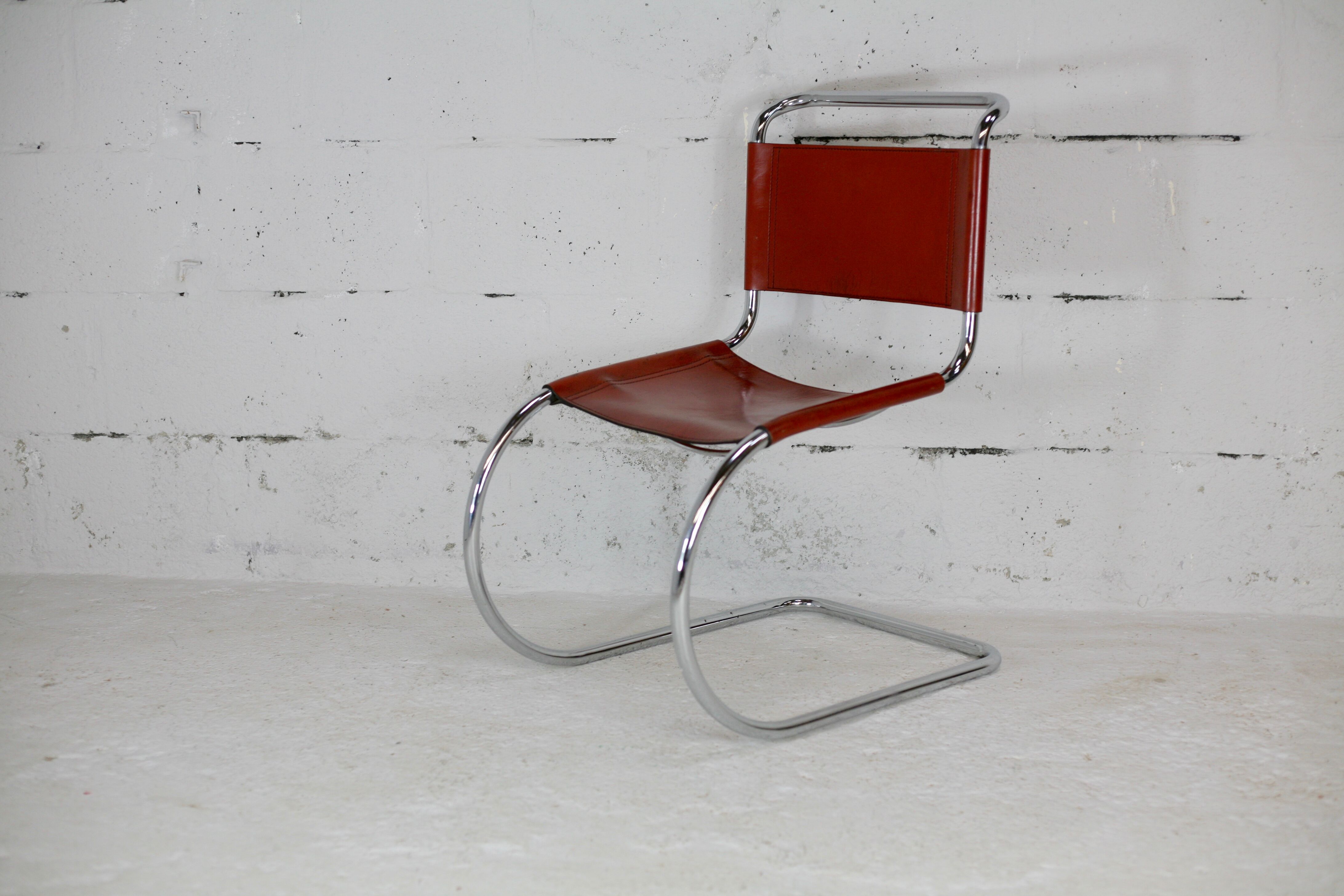 Chaise MR10 Mies Van Der Rorhe circa 1960 cuir cogna