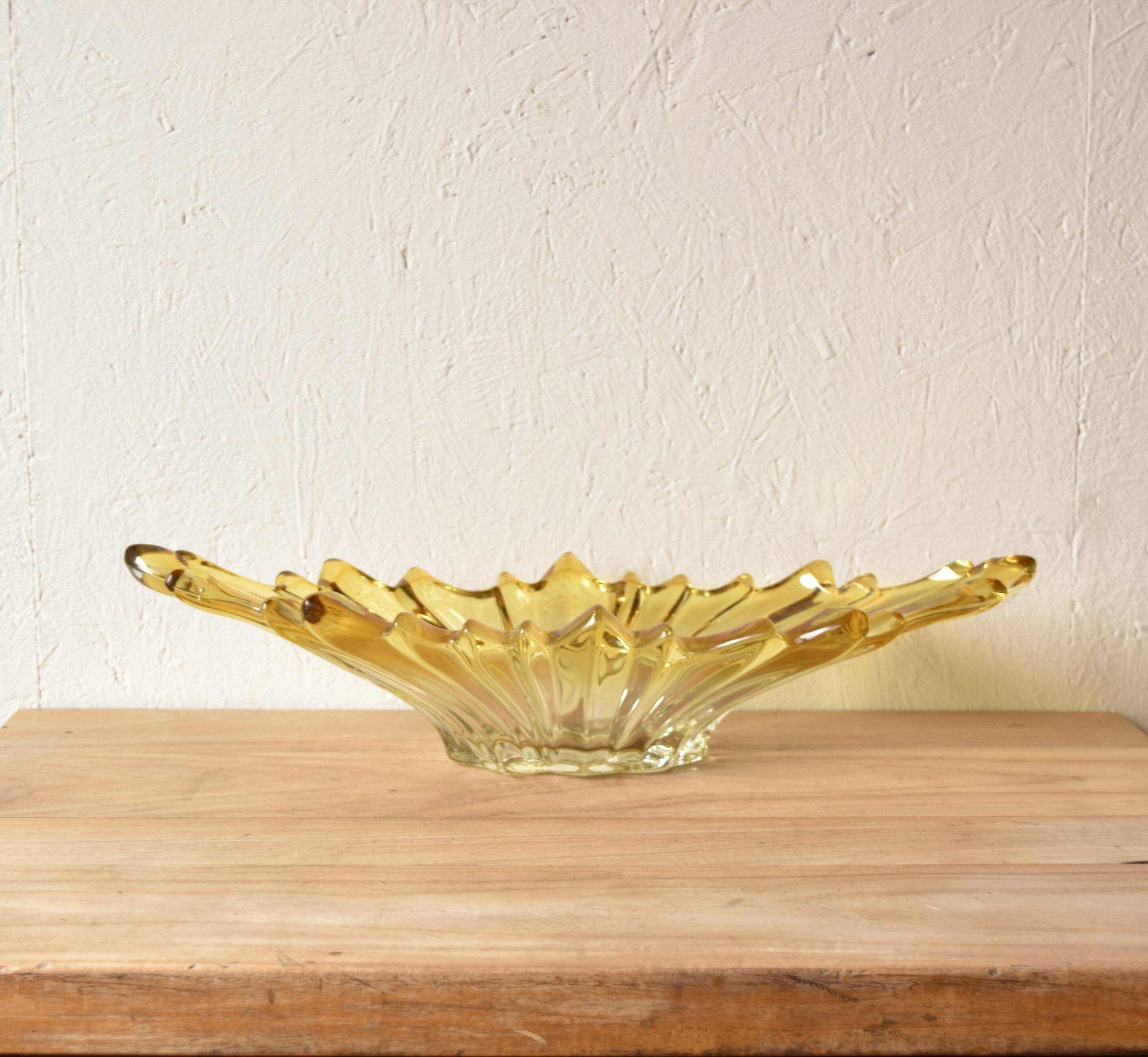 Corbeille vintage en verre moulé et teint en jaune