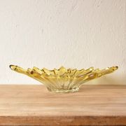 Corbeille vintage en verre moulé et teint en jaune