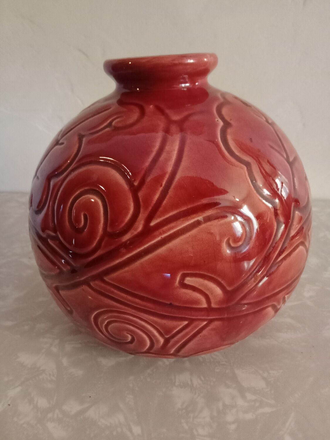 Saint Clement ball snail vase