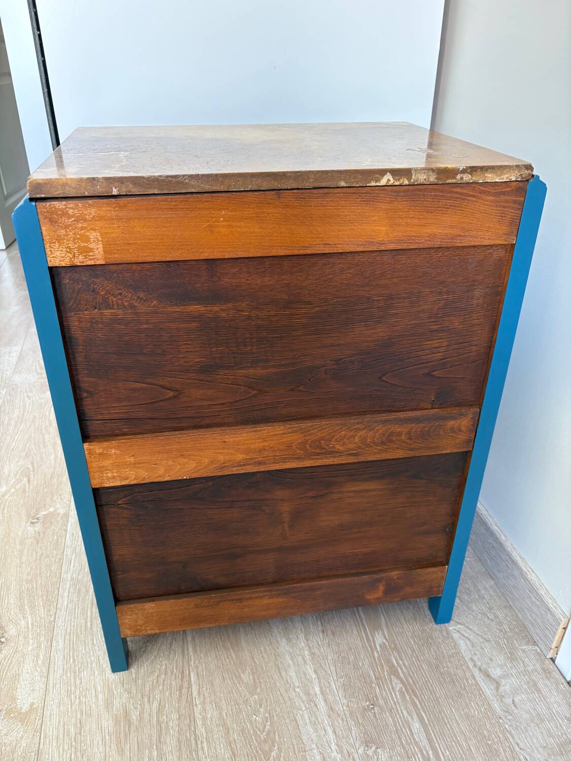 Art Deco bedside table reimagined – Teal & Onyx Marble