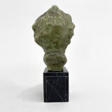 Sculpture des années 1940 sur socle en marbre par E. Patris, signée