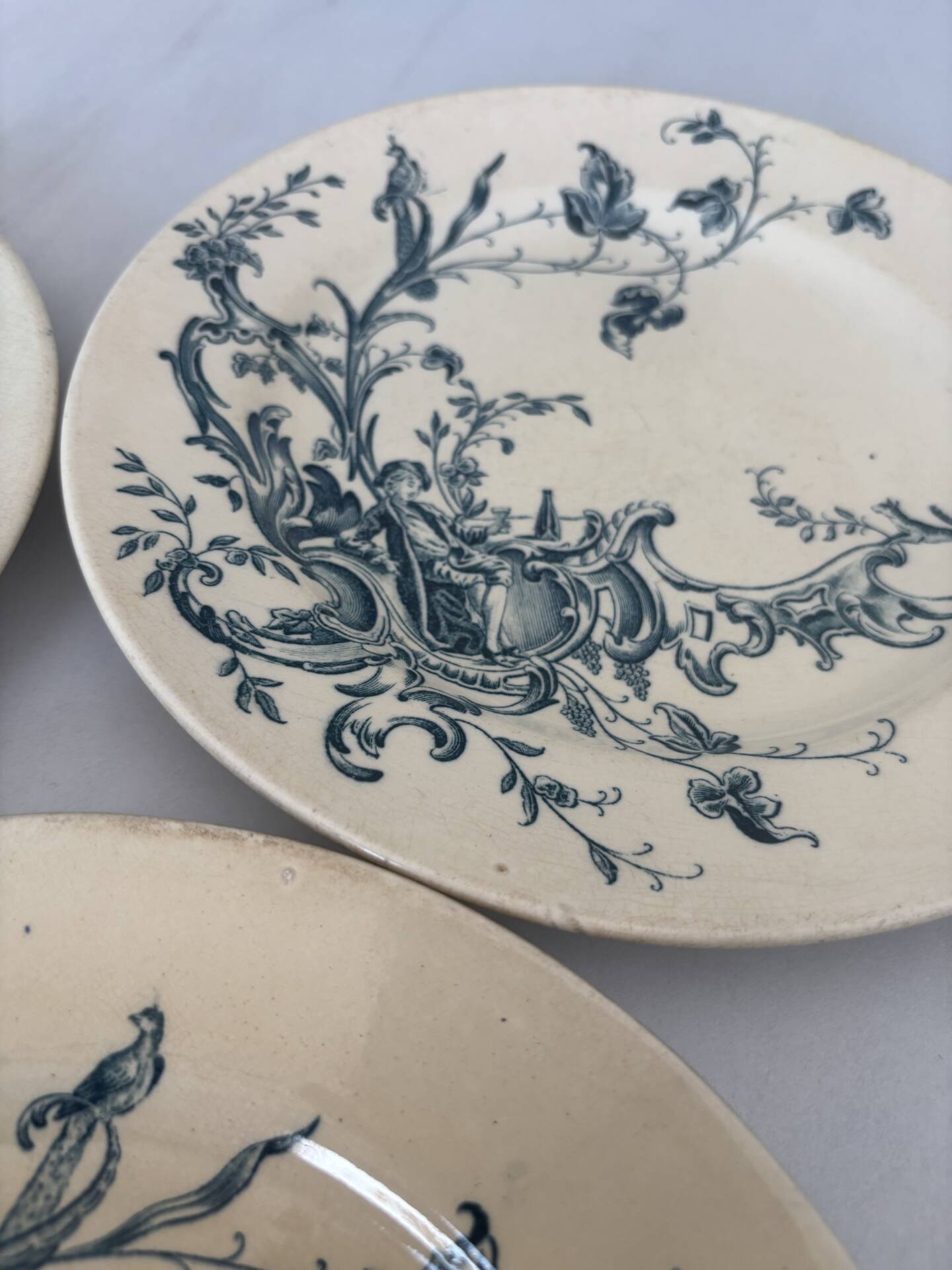 Lot of 3 flat plates, ironstone, Jules Vieillard, model St Buveurs B.