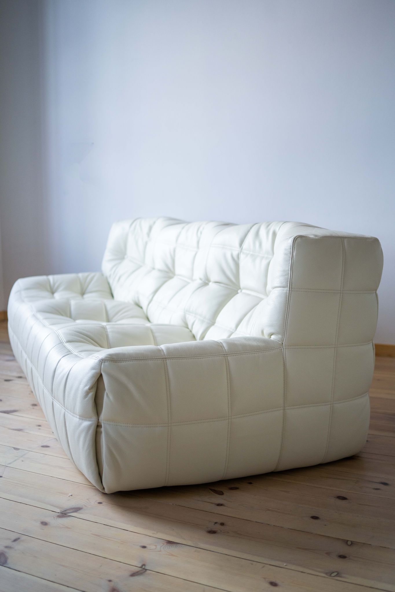 Vintage Leather Kashima Sofa in White Leather by Michel Ducaroy for Ligne Roset, 1980s