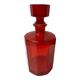 Carafe en verre rouge