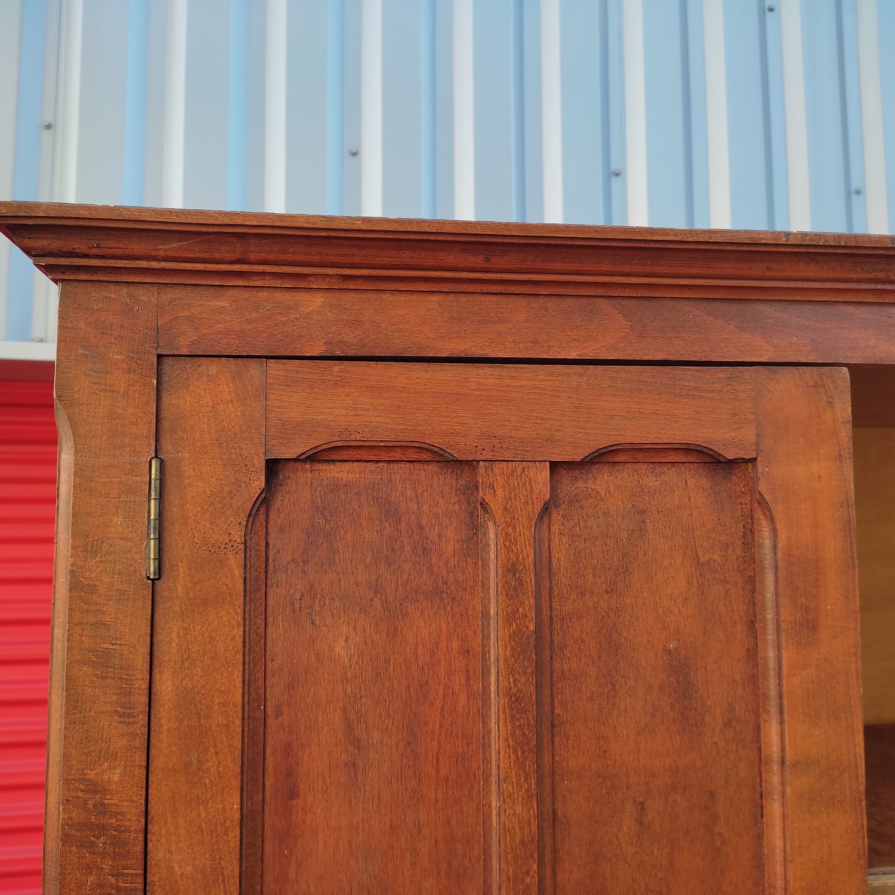 Armoire parisienne