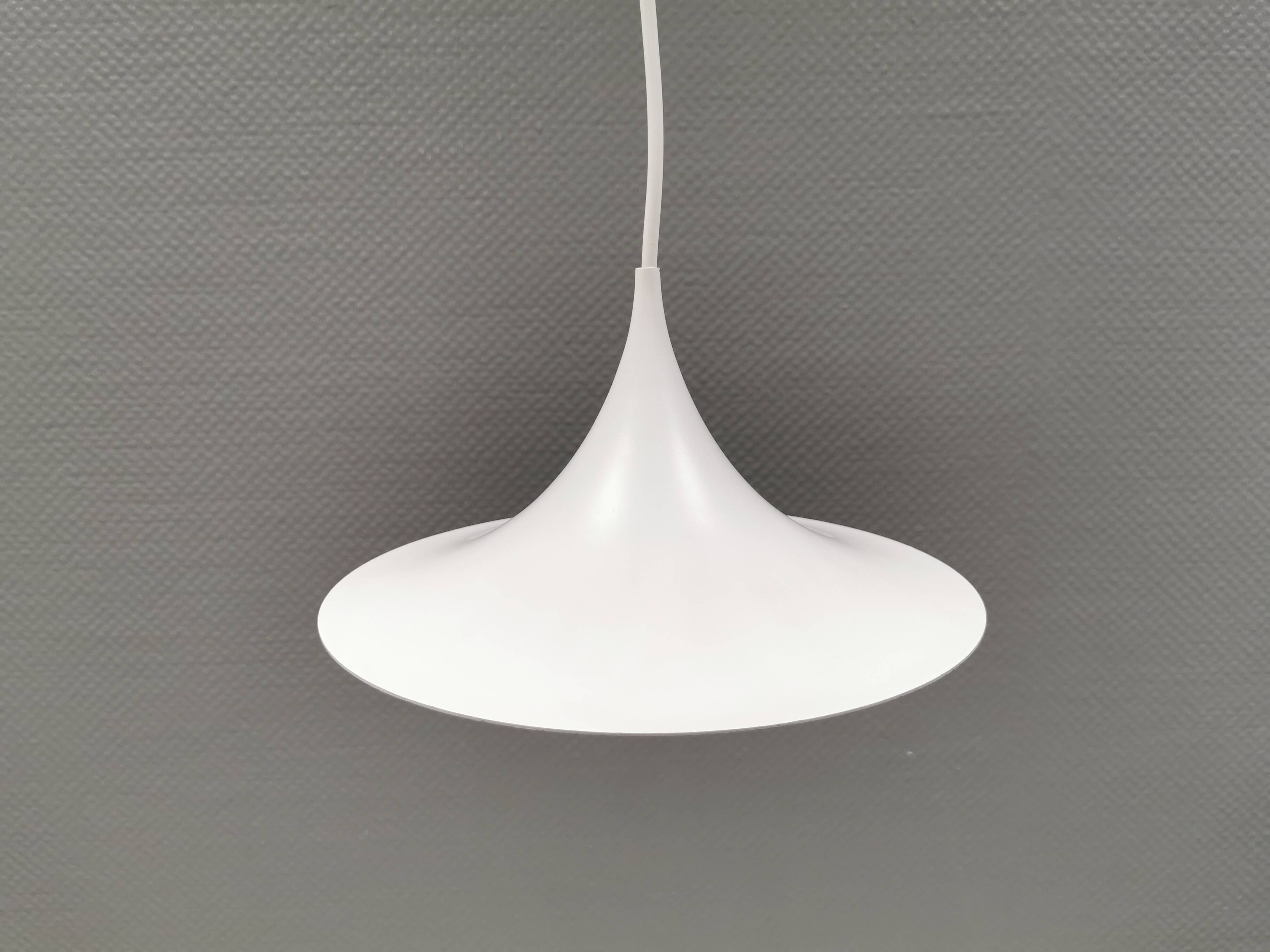 Small slim hanging lamp model Semi.