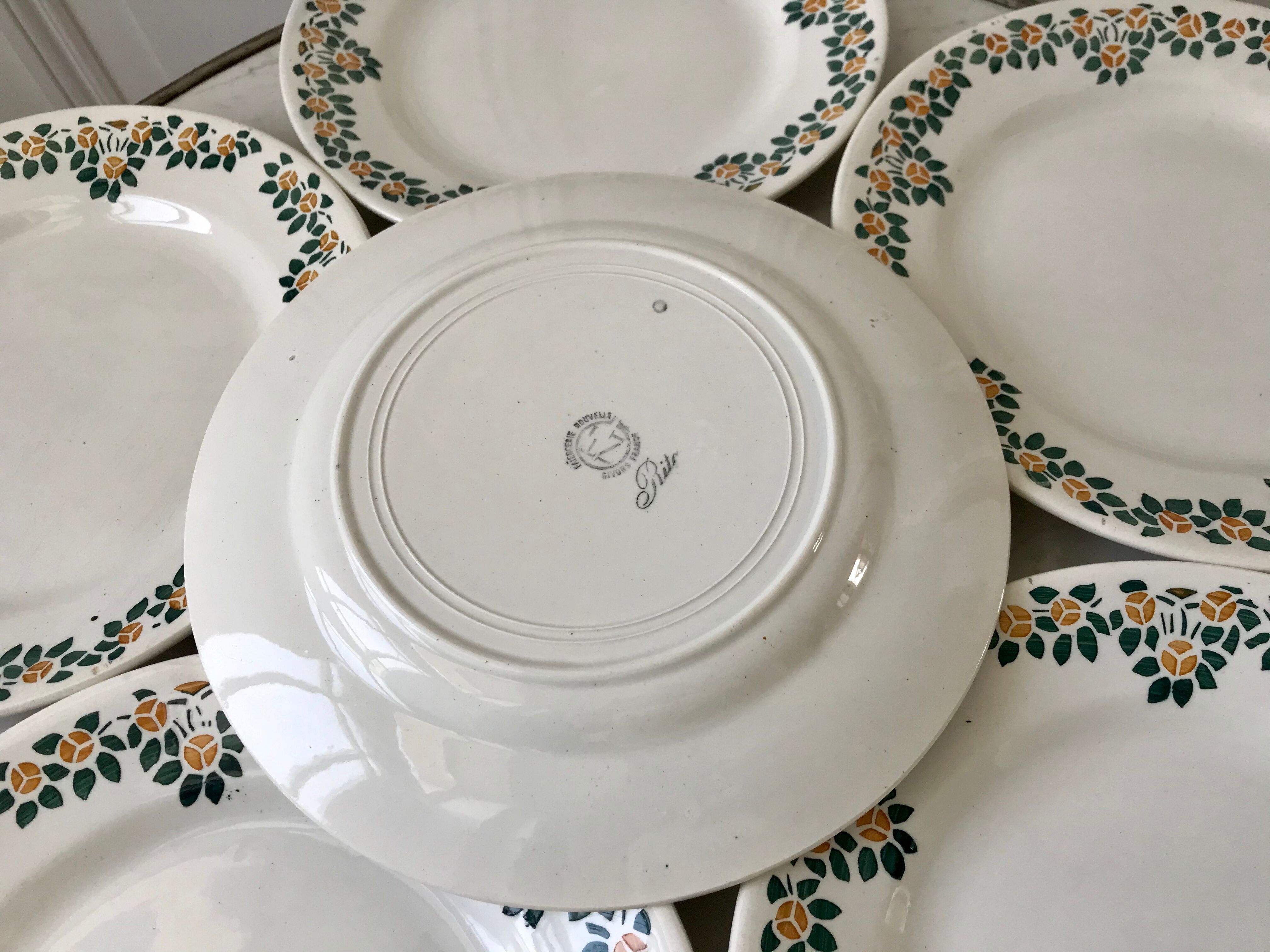 Set of 6 flat plates earthenware New Givors model "RIta" 30s