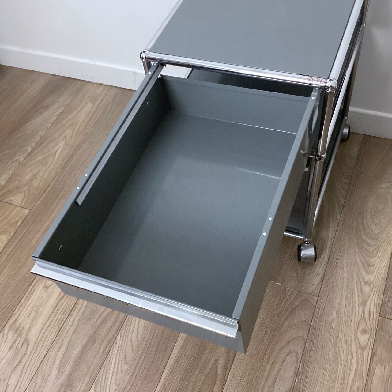 Caisson de bureau USM Haller gris
