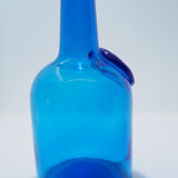 Bouteille en verre bleu scandinave