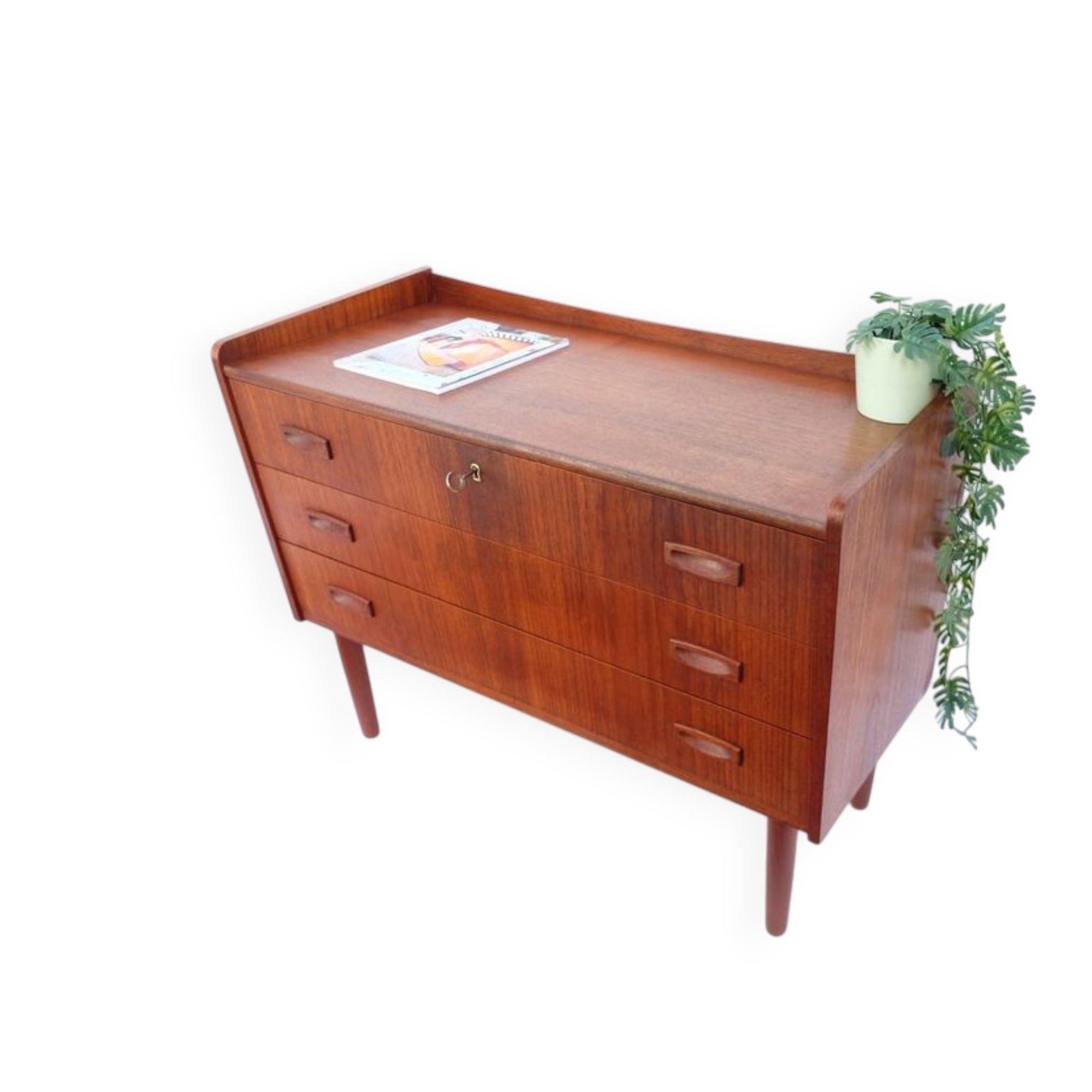 Teak chest of drawers in Danish style, 1960s/70s, retro/vintage style, dating from the mid-20th century.