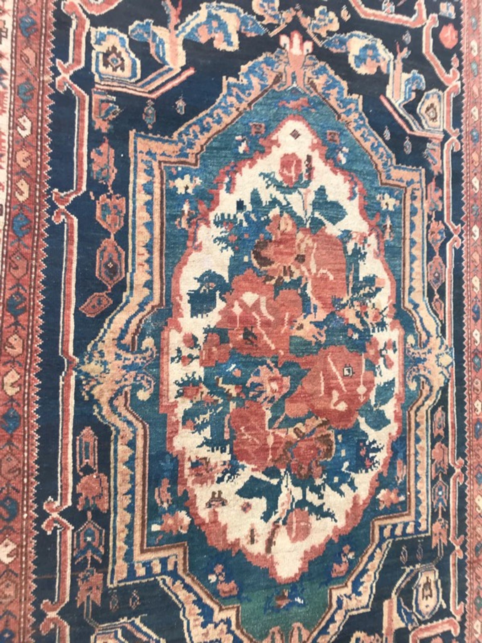 Carpet former Persian Bakhtiar style handmade soap factory - 137x265 cm