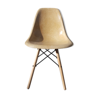 Dsw chair by Charles and Ray Eames for Herman Miller