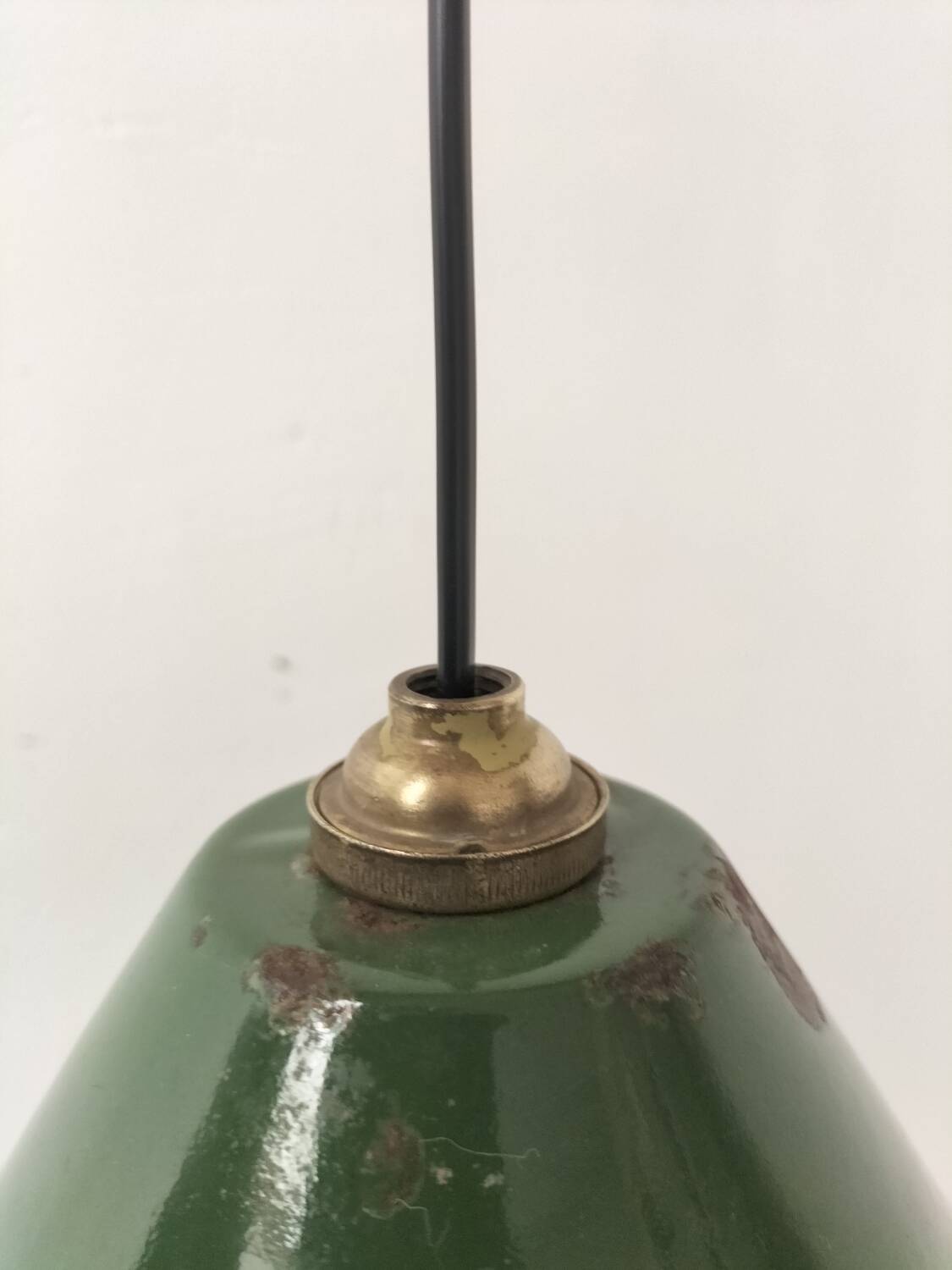 Enamelled cone suspensions