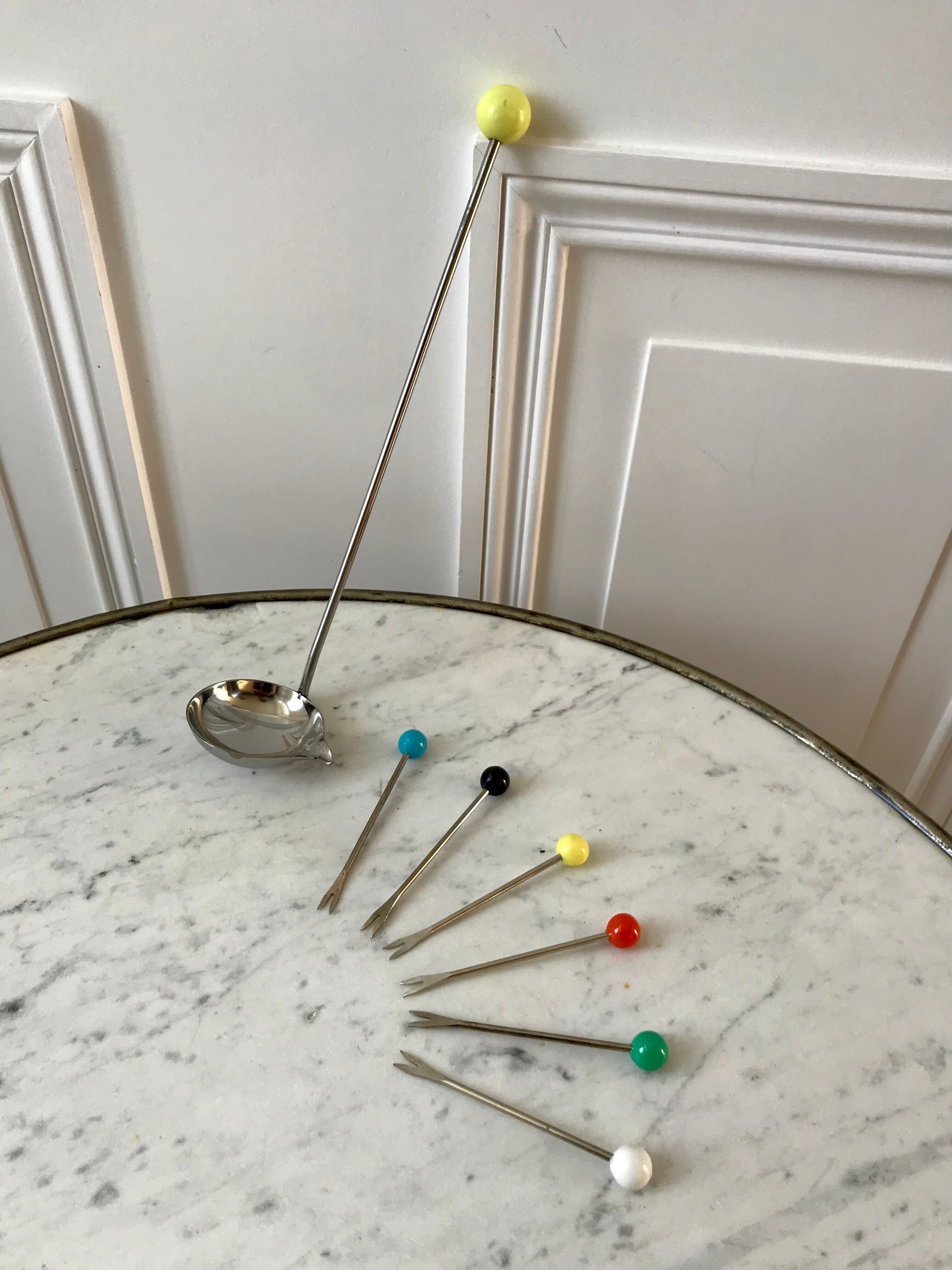 Set of seafood cutlery (ladle and 6 peaks) colorful 60s