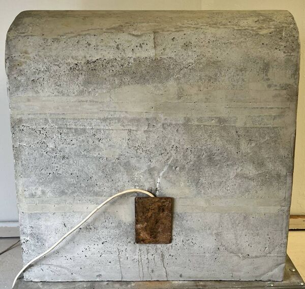 Lampadaire en béton « Borne » de Le Corbusier