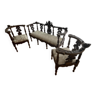 Two-seater canapé and two Neo-Renaissance armchairs from 1890.