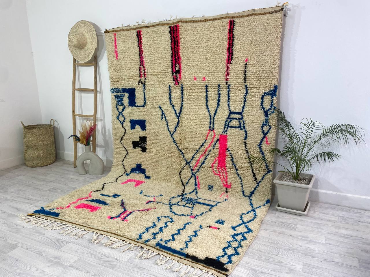 Handcrafted Moroccan Berber rug 200 x 285 CM