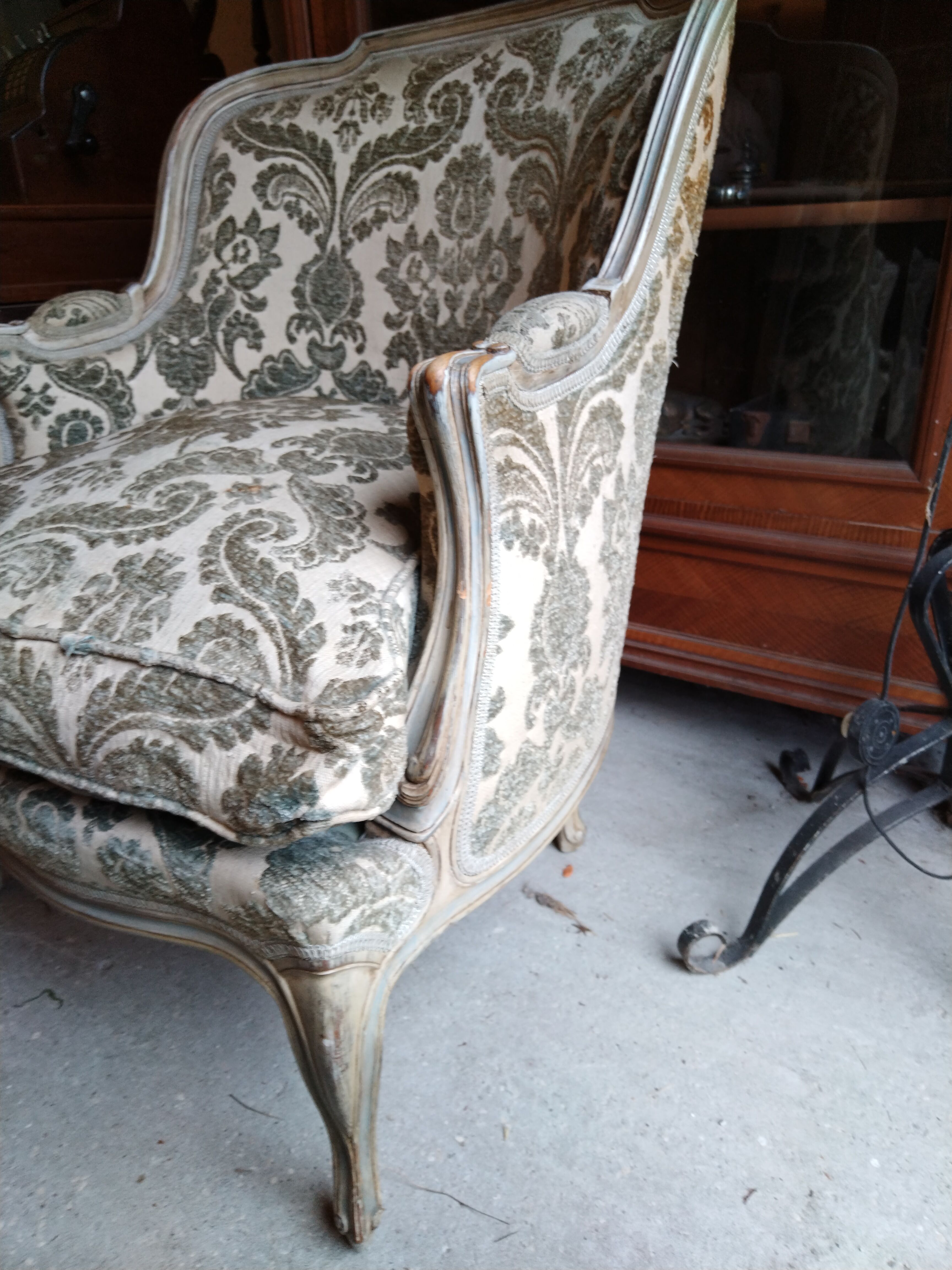 Curved shepherdess Louis XV