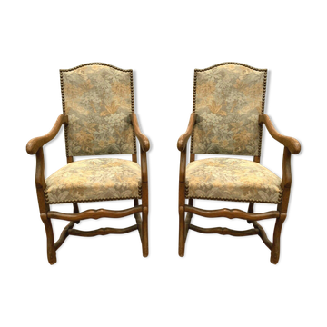 Pair of renaissance style armchairs in tinted beech XX century