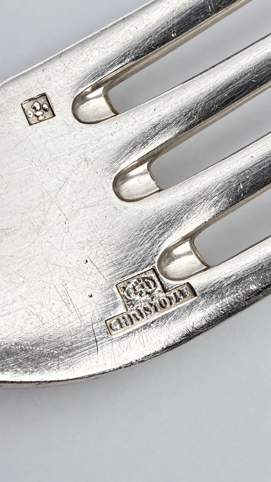Twelve large table forks Christofle Marly, silver-plated metal.