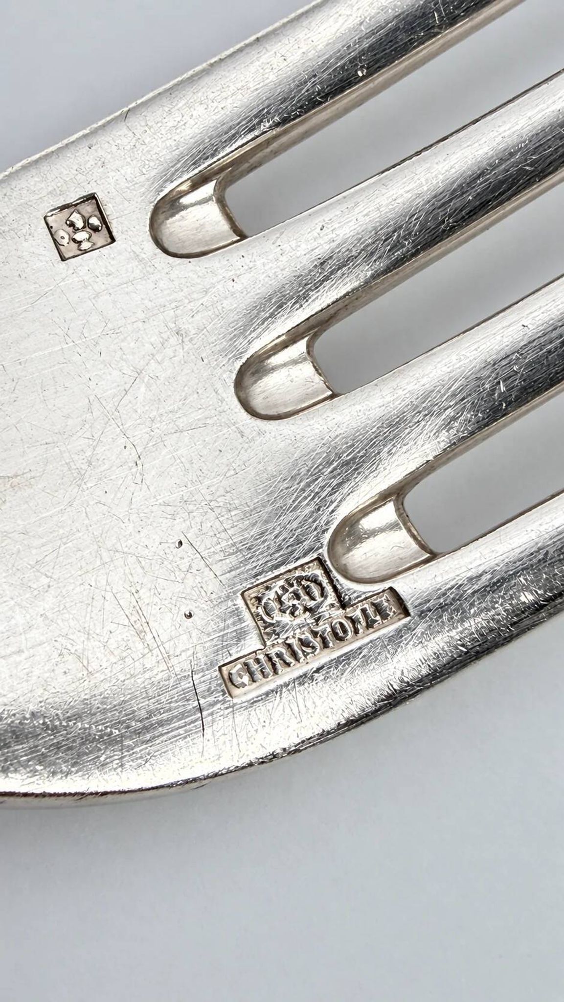 Twelve large table forks Christofle Marly, silver-plated metal.