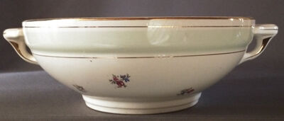 Salad bowl decorated with Poreylor flower